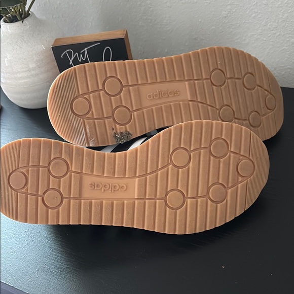 Adidas White and Black Retro Sneakers - Picture 9 of 9